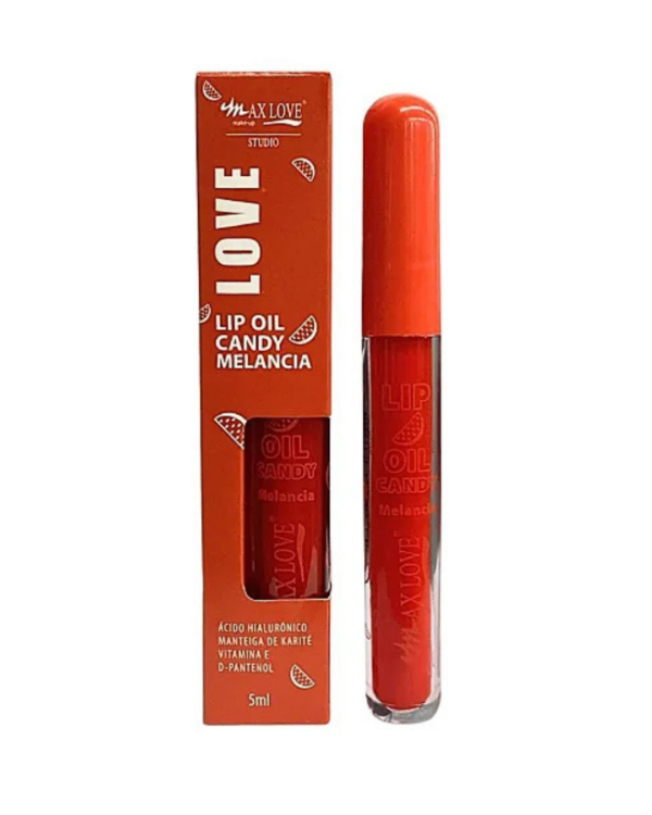 Lip Oil Candy Max Love em embalagem charmosa, com brilho glossy e fragrância doce, hidratação vegana para lábios radiantes.