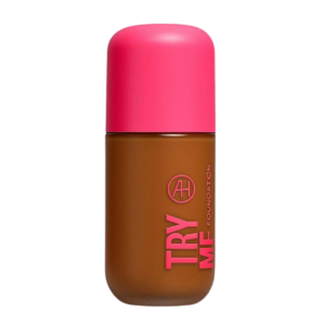 Frasco da Base Try Me Love Rain com tampa rosa, base líquida de acabamento matte e textura fluida.