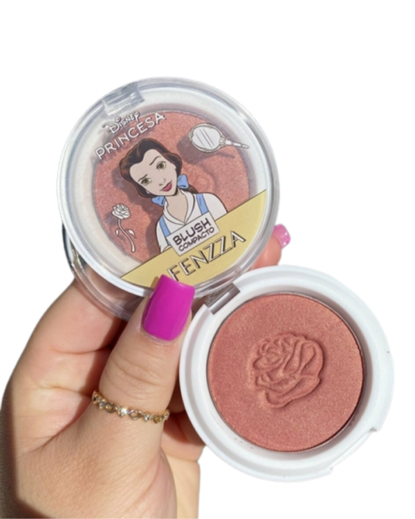 Blush compacto Fenzza Princesas Disney com embalagem decorada e tom rosado com brilho.