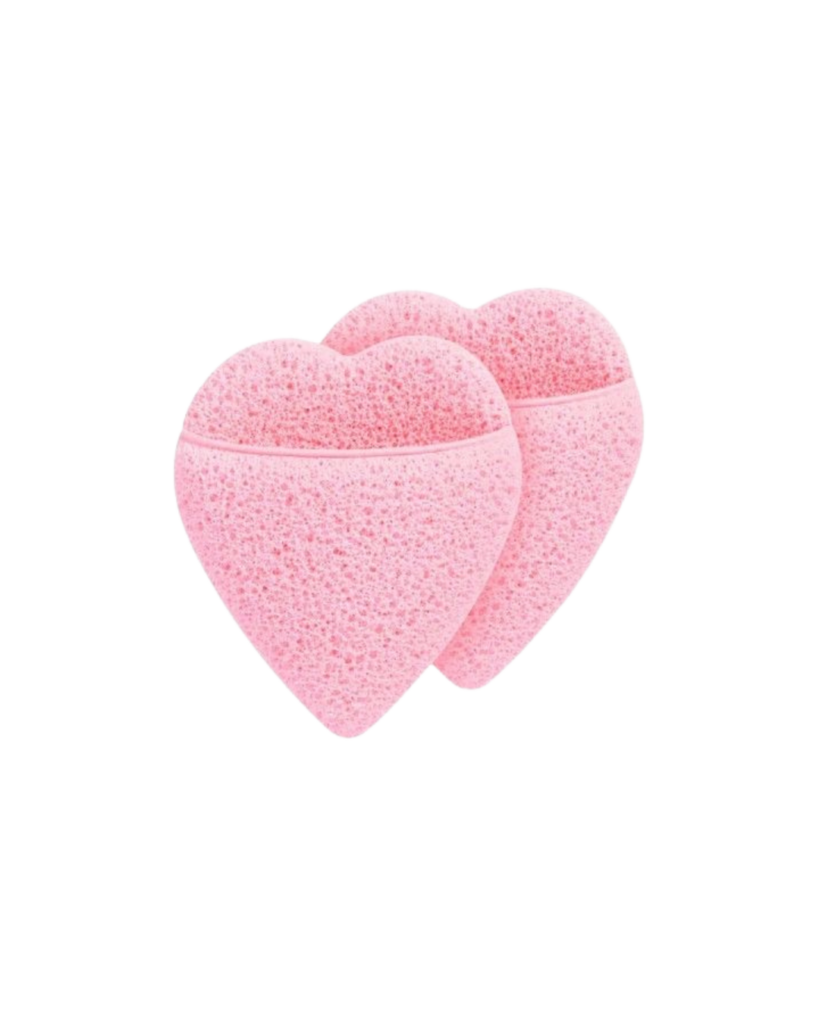 Esponja de limpeza facial em formato de coração, ideal para esfoliação suave e skincare diário.