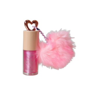 Lip gloss Bobbi Rara com chaveiro exclusivo, brilho intenso e acabamento radiante.Lip gloss Bobbi Rara com chaveiro exclusivo, brilho intenso e acabamento radiante.